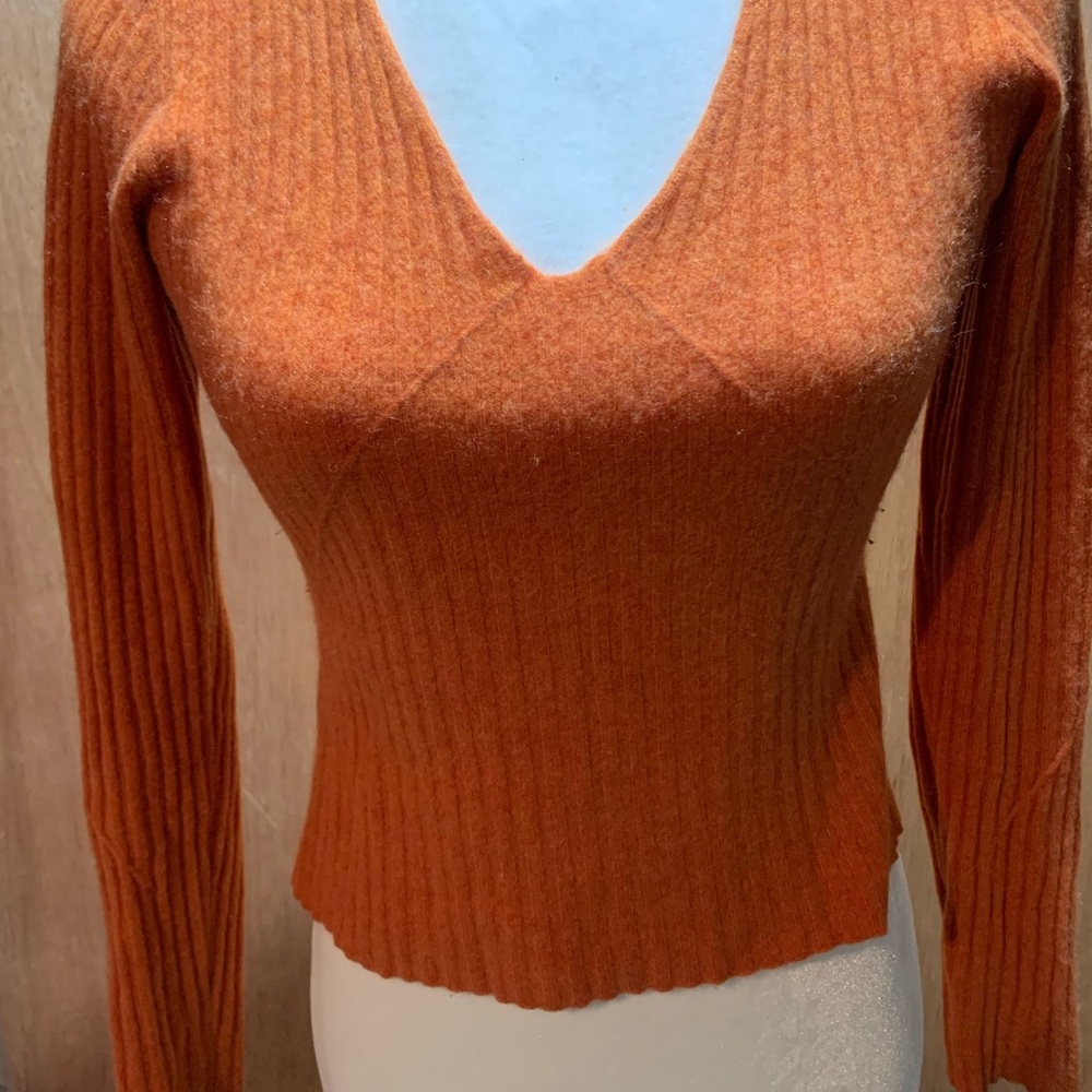 Neiman Marcus Cashmere Sweater - Picture 6 of 6